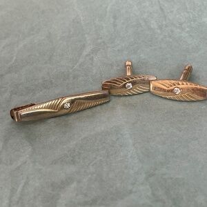 VTG Anson Cuff Links‎ Tie Bar  Goldtone Coloring Clear Center Stone Art Nouveau